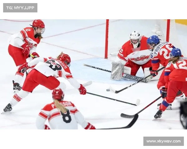 加拿大超级联赛创历史:首位女主教练带队三连胜问鼎 加拿大超级联赛创历史:首位女主教练带队三连胜问鼎